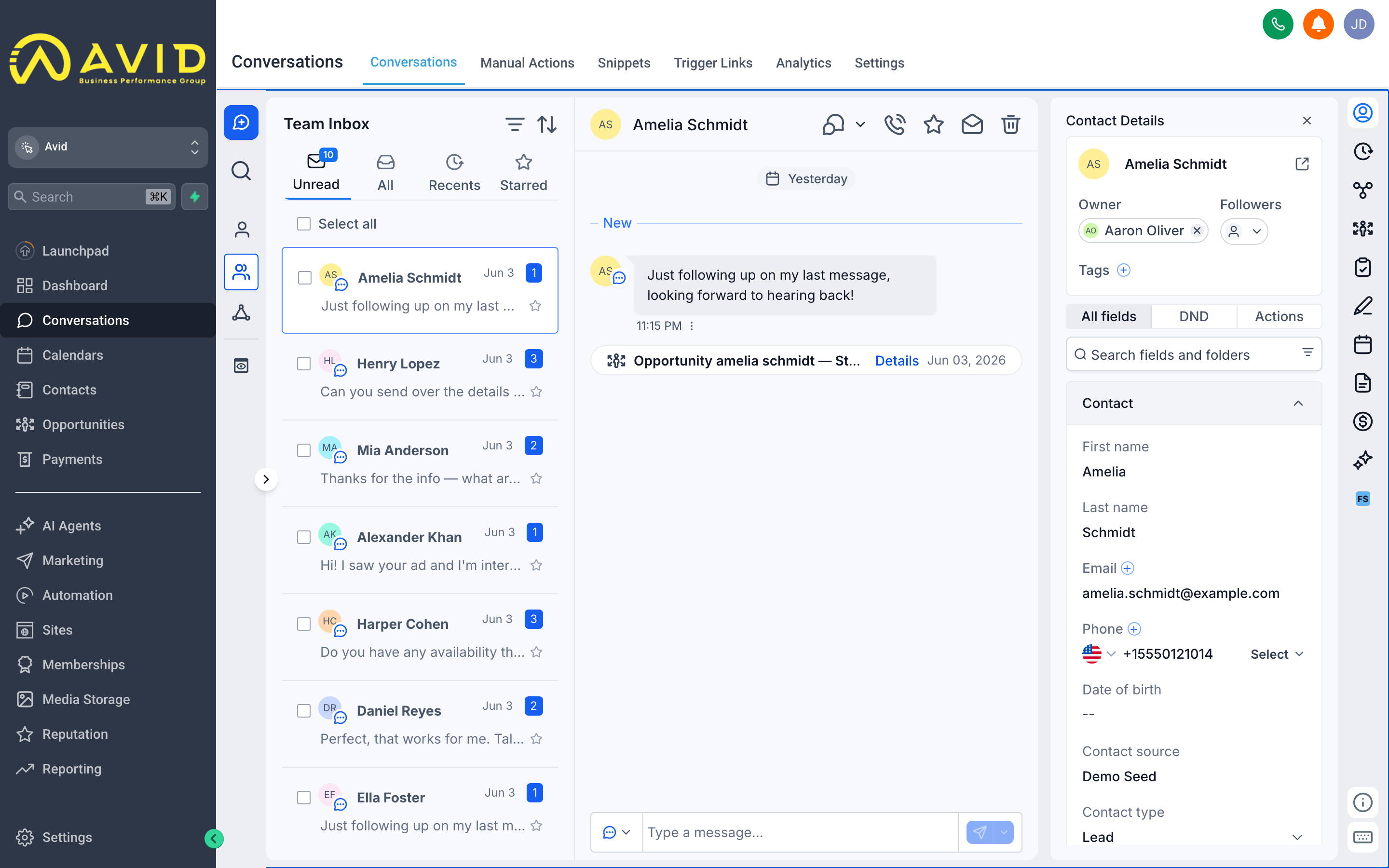 An open conversation thread in the unified inbox showing the message history on the right and the reply box at the bottom